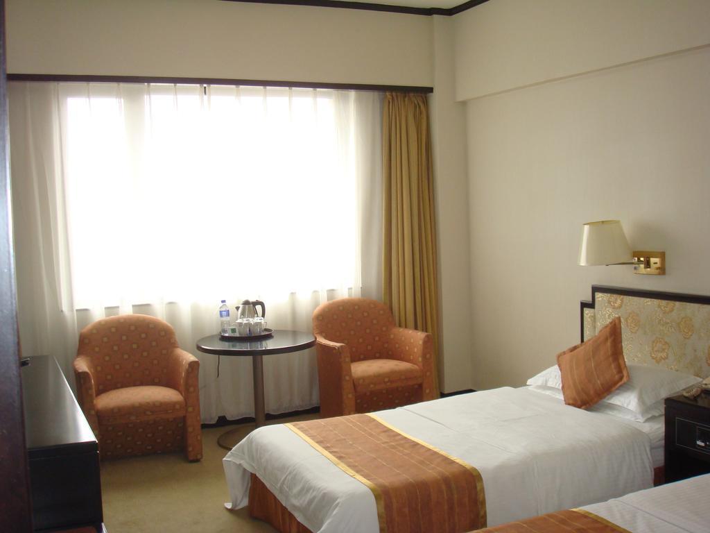 Dalian Royal Hotel Екстер'єр фото